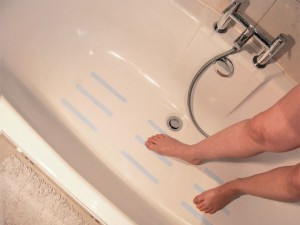 Tenura Aqua Safe Anti Slip Tub Strips â€“ Roll of 3 m (9.8 ft)